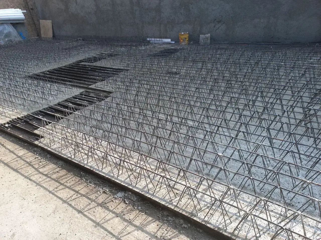 استخدام کارگر در کارگاه تیرچه سازی|استخدام معماری، عمران و ساختمانی|پردیس, سیاه سنگ|دیوار