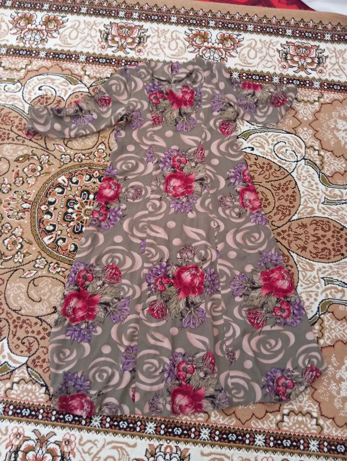 لباس بلند|لباس|بیرجند, |دیوار