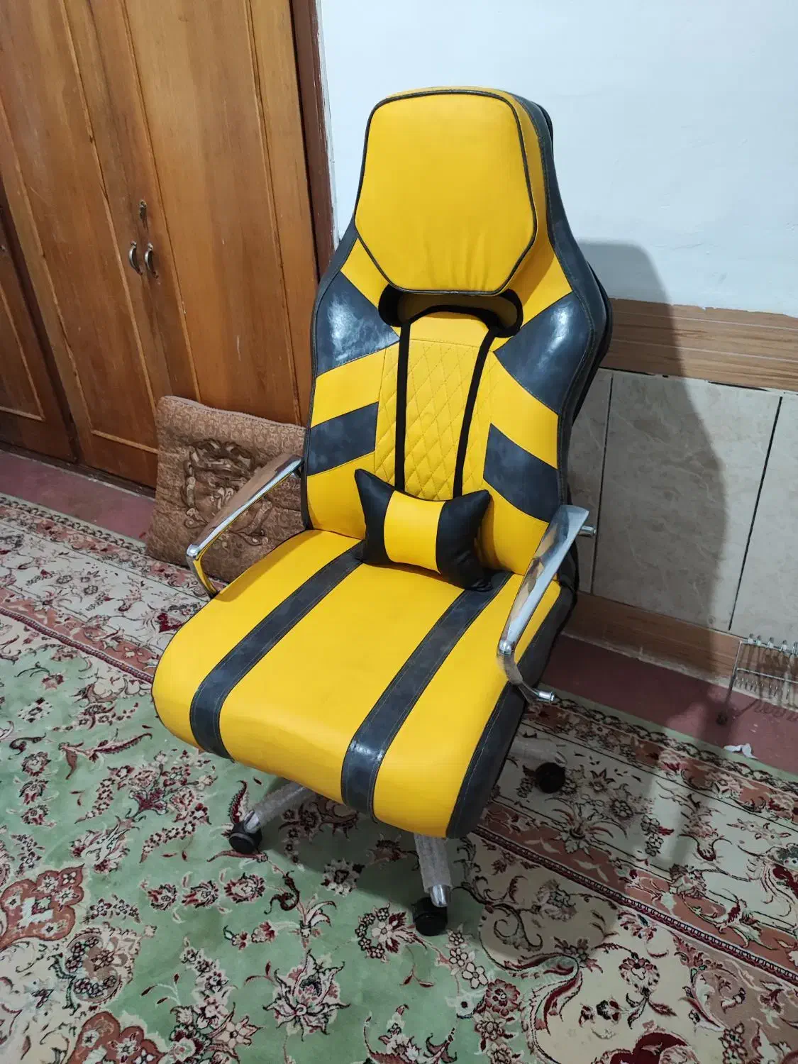 صندلی گردان پژوی چرخان دنای مدیریت اداری ساینای|مبلمان اداری|شهرکرد, |دیوار