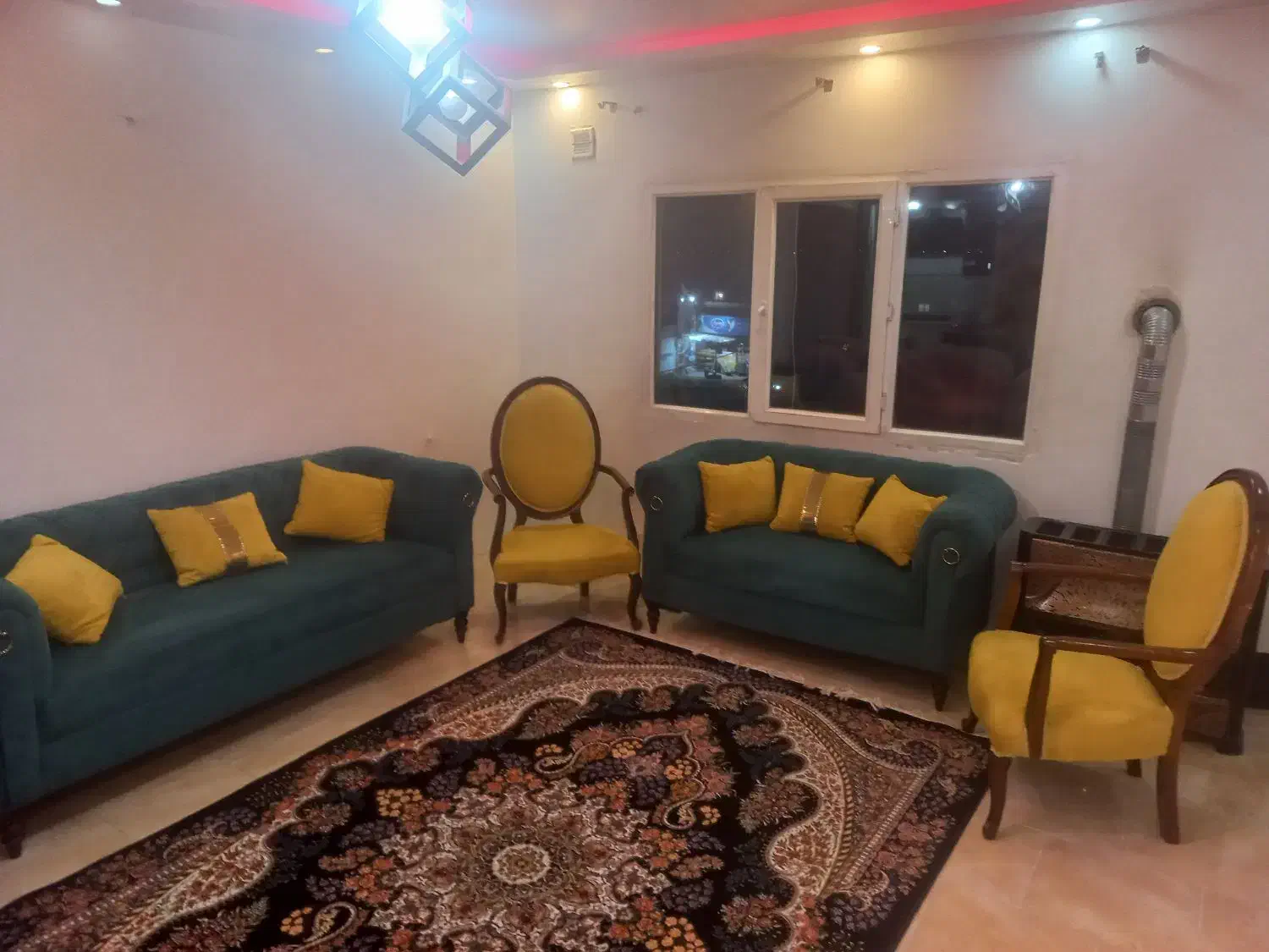 مبل|مبلمان خانگی و میز عسلی|پرند, فاز ۶|دیوار