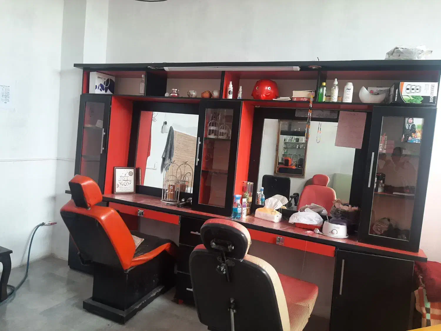 تجهیزات سالن زیبایی|آرایشگاه و سالنهای زیبایی|نوشهر, |دیوار