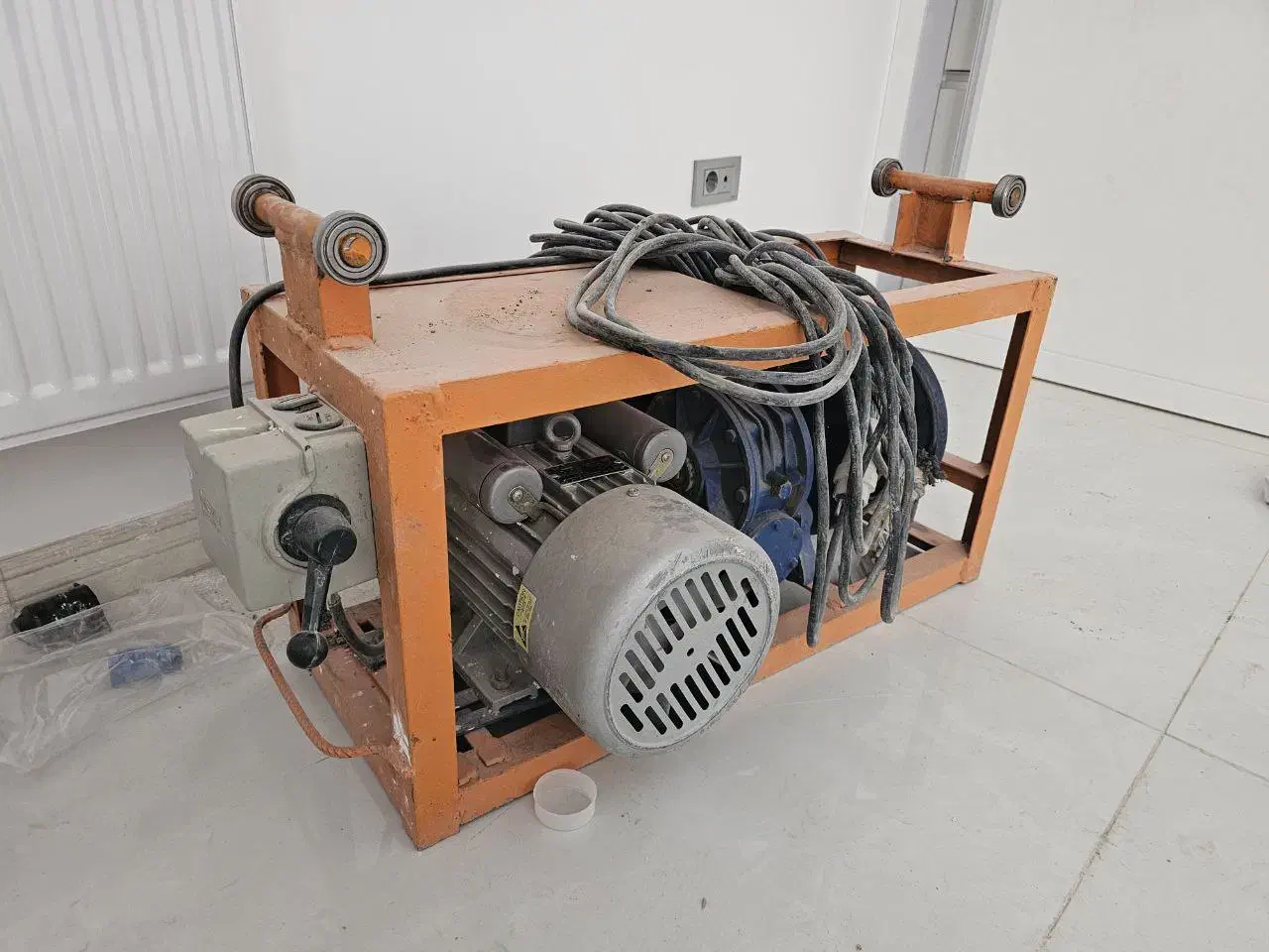 بالابر ساختمانی|مصالح و تجهیزات ساختمان|کهک, |دیوار