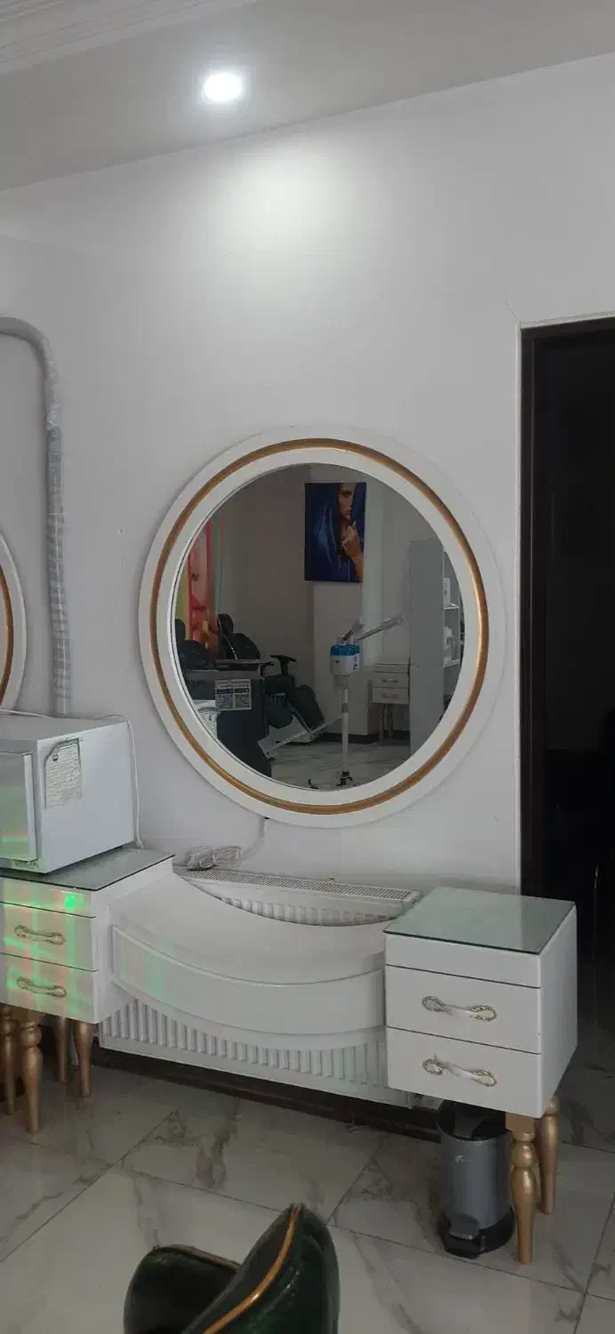 کنسول وآینه آرایشگاهی ۴تا|آینه|گلستان (تهران), |دیوار