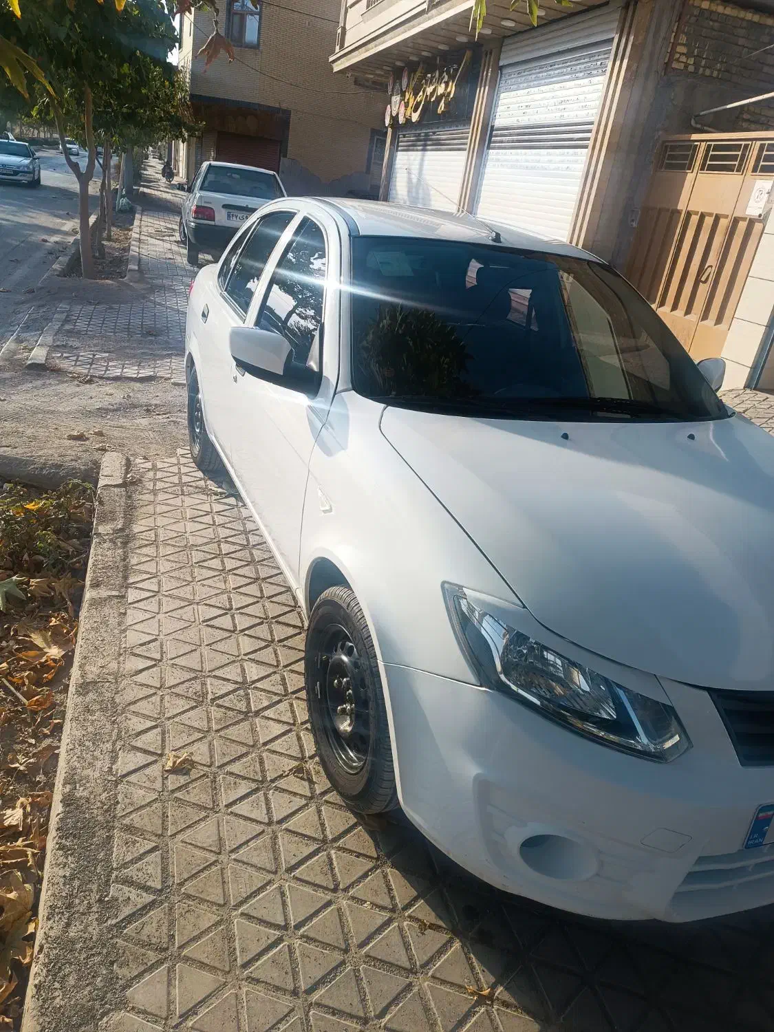 ساینا مدل99دوگانه دستی بدون رنگ|خودرو سواری و وانت|لنجان, |دیوار