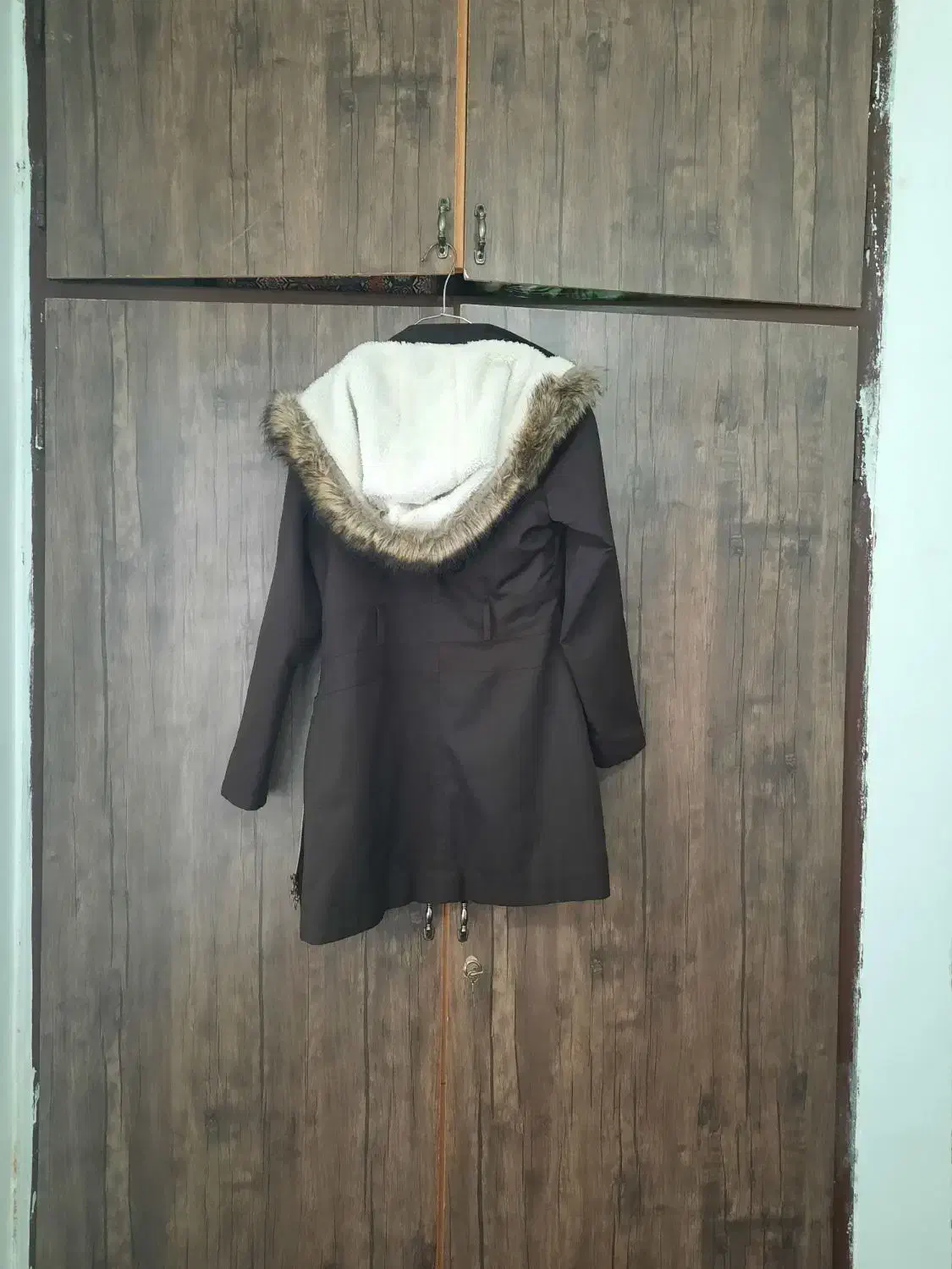 پالتو|لباس|بوئین زهرا, |دیوار