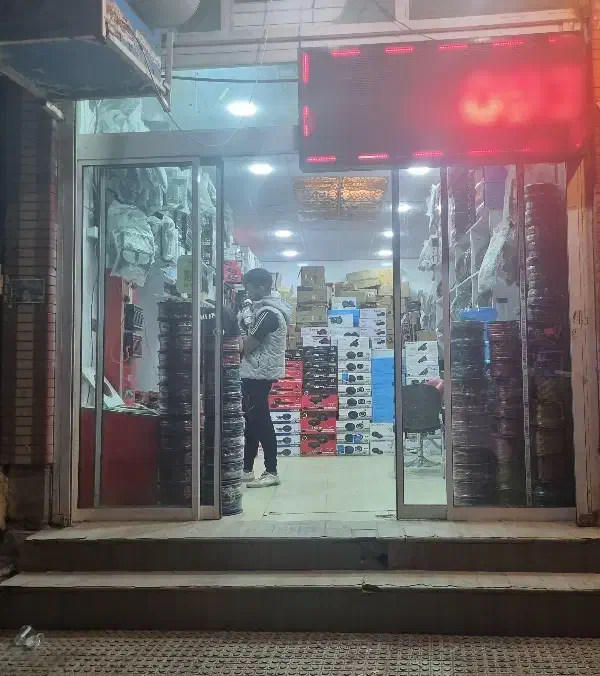 اجاره مغازه تجاری|اجارهٔ مغازه و غرفه|کرمان, |دیوار