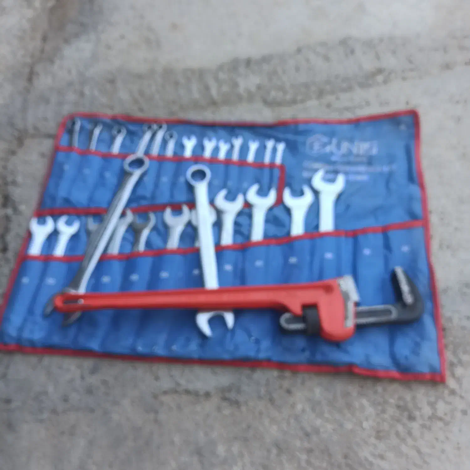 آچار رینگی 26عددی وآچار لوله گیر24/60|ابزارآلات|ایلام, |دیوار