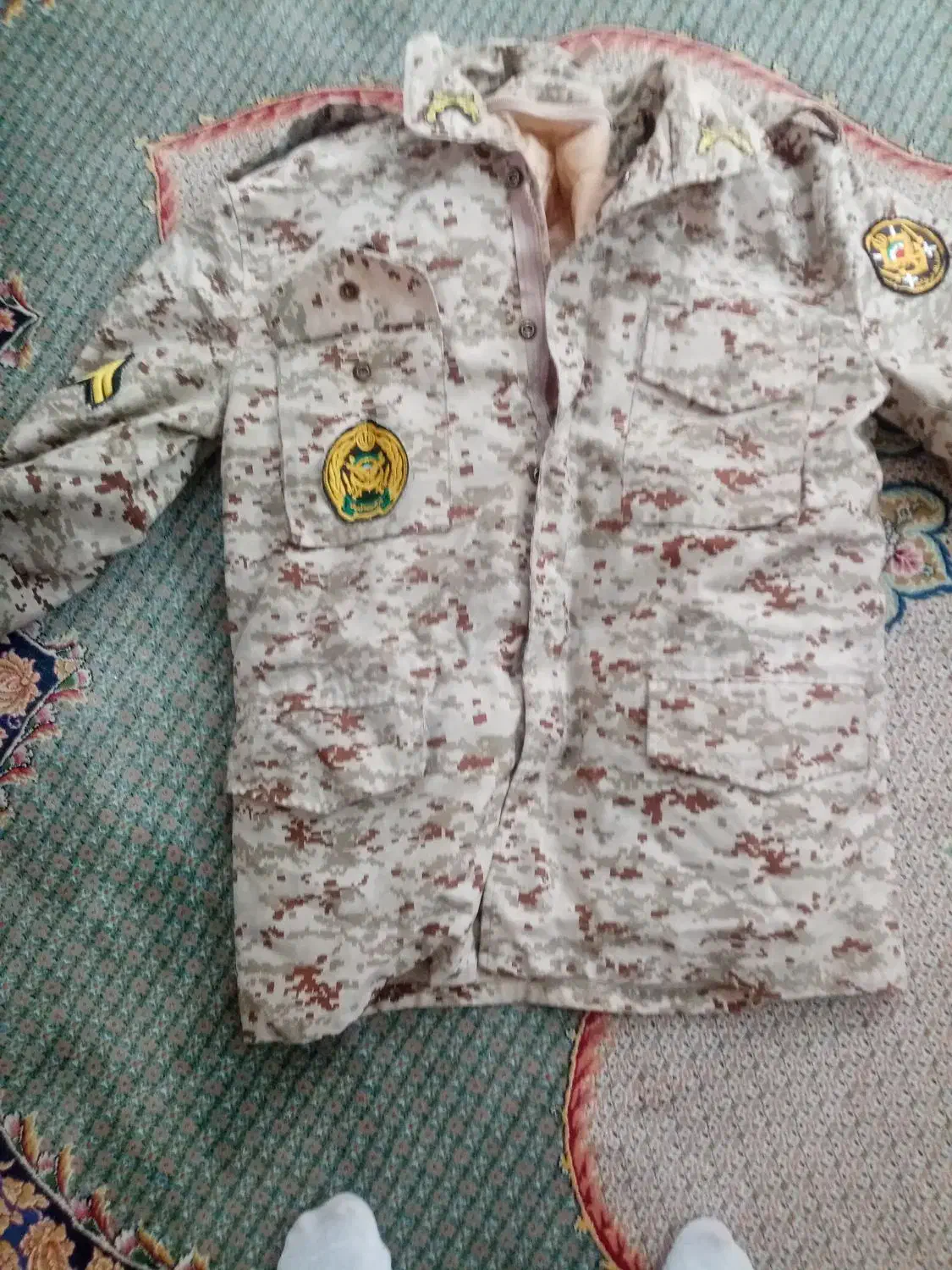 اورکت سربازی دژبان ارتش|لباس|قم, سراجه (۱۵ خرداد)|دیوار