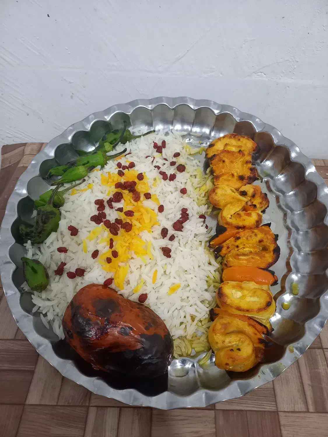 بهیککارگرنیازمندیم|استخدام خدمات فروشگاه و رستوران|ماکو, |دیوار