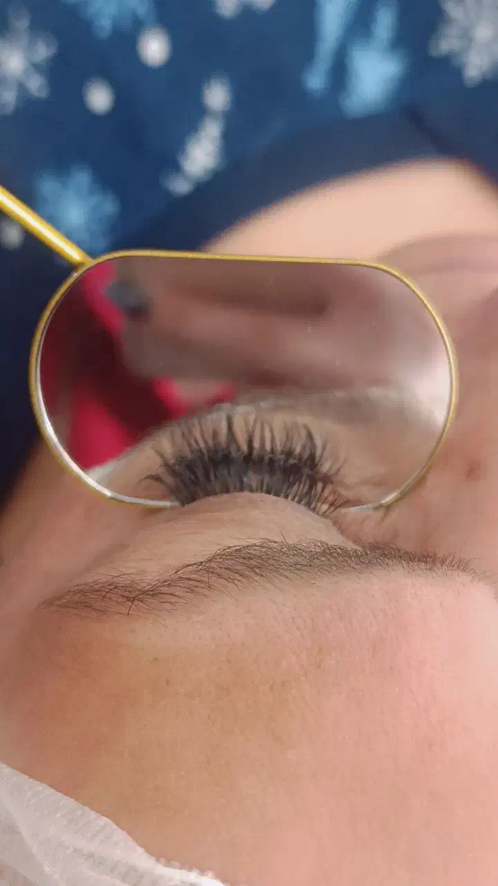 اجاره ی تخت  برای مژه کار|خدمات آرایشگری و زیبایی|صدرا-فارس, فاز ۱|دیوار