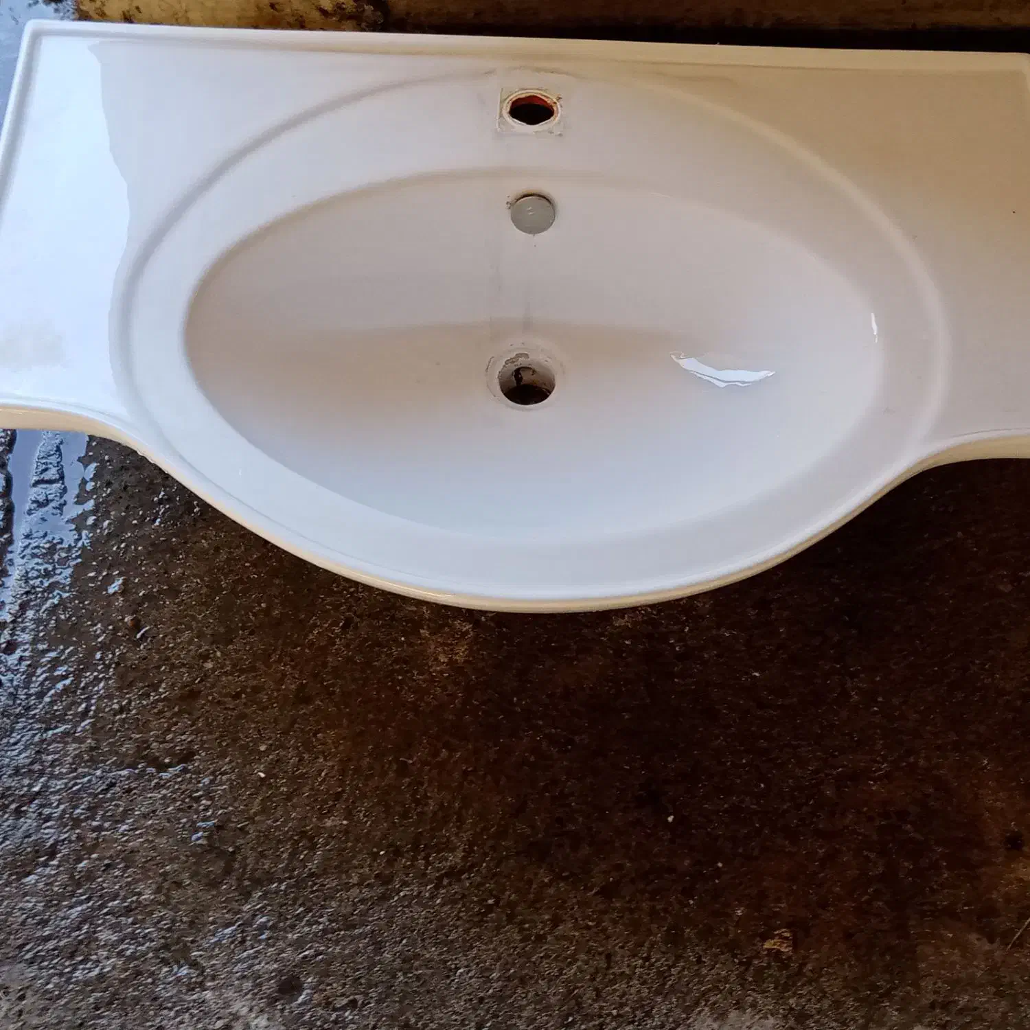 روشویی سالم تمیز در حد نو|لوازم سرویس بهداشتی|ساری, |دیوار