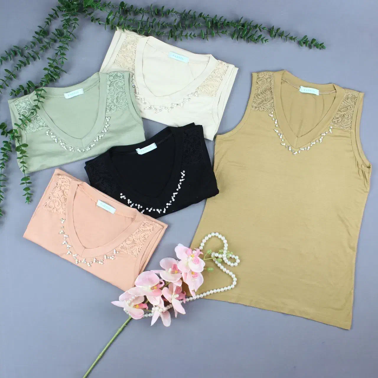 استخدام طراح و ایده پرداز لباس|استخدام هنری و رسانه|مشهد, کارمندان دوم|دیوار