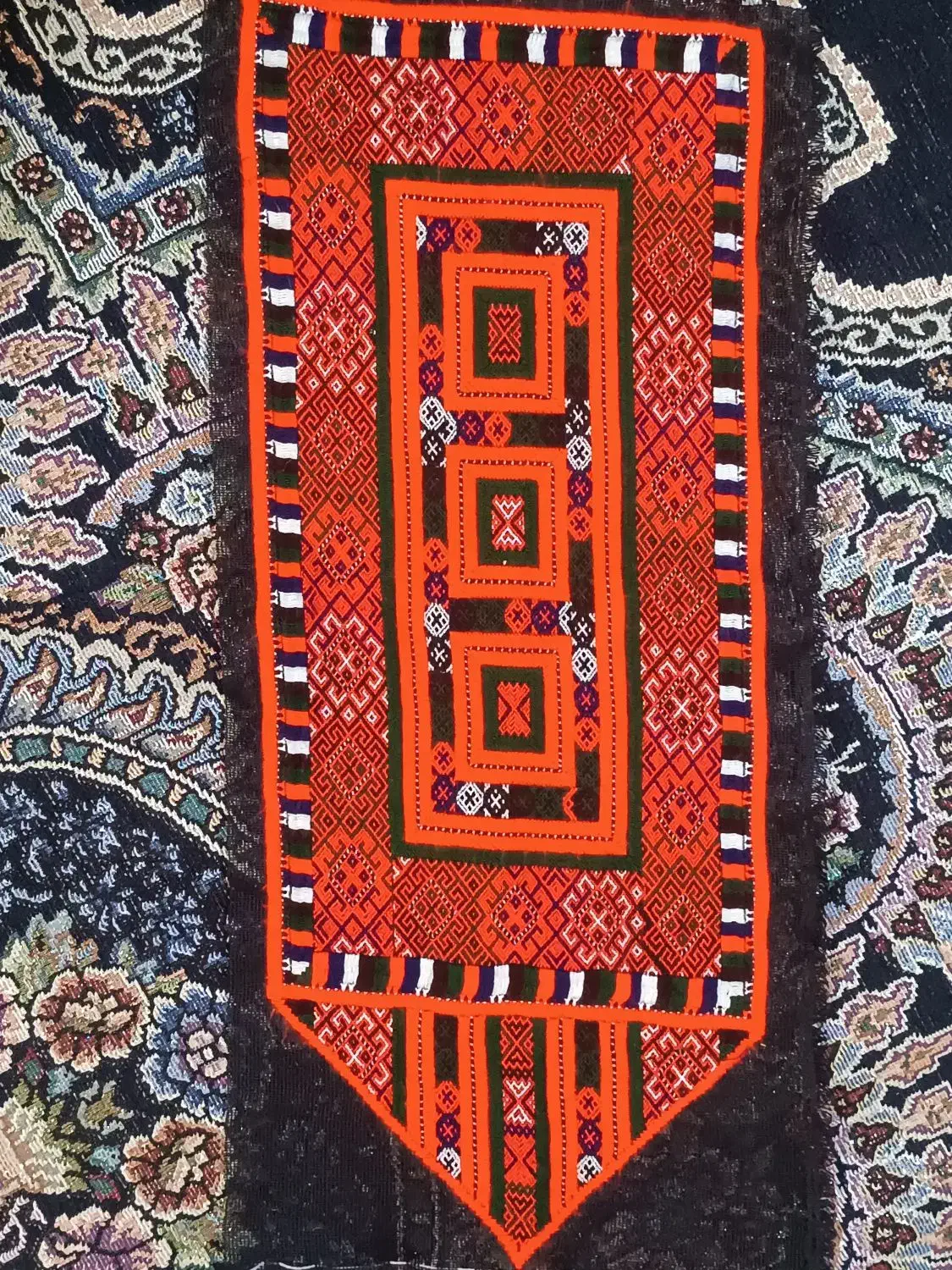 زیح آستین درکشوک|لباس|سراوان, |دیوار