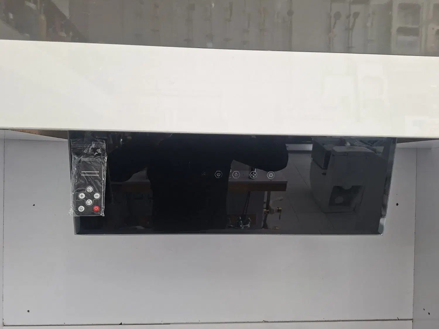 هود مخفی|هود|باغ بهادران, |دیوار