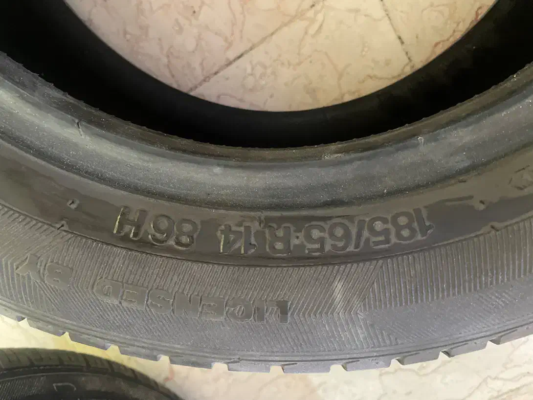 لاستیک 185/65/14پژو ۴۰۵ و ۲۰۶ ۰۰|قطعات یدکی و لوازم جانبی|تهران, شهمیرزادی|دیوار