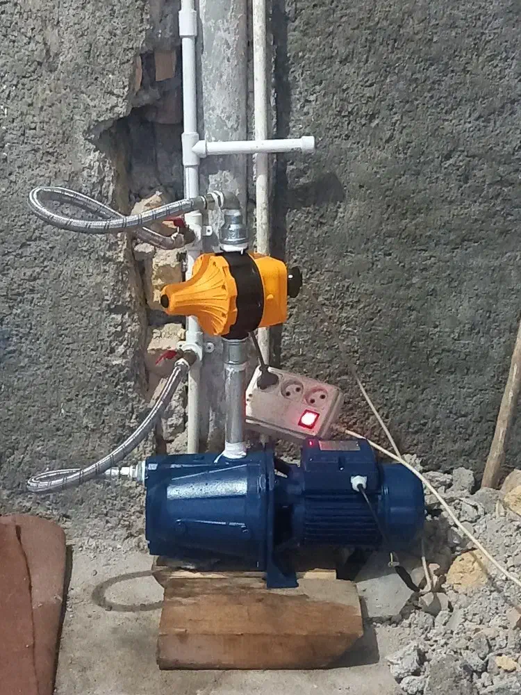 نصب تعمیررادیاتور توالت فرنگی پمپ آب لوله کش آب و|خدمات پیشه و مهارت|مشهد, موسوی قوچانی|دیوار