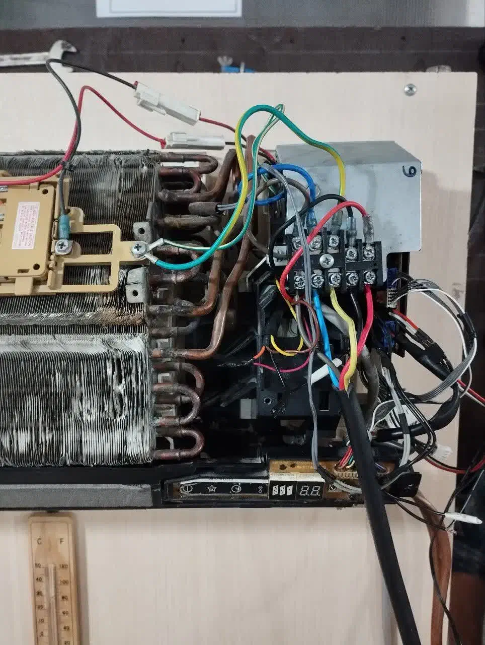 تعمیر انواع پکیج  آبگرمکن انواع وسایل گاز سوز|خدمات پیشه و مهارت|فولادشهر, مسکن مهر فولادشهر|دیوار