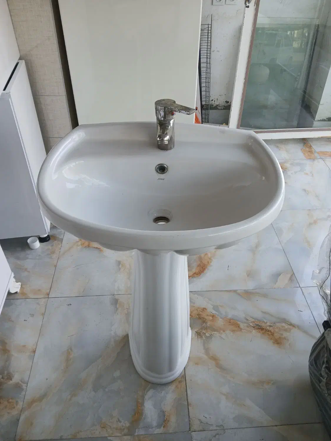 روشویی با شیر اهرمی تمیز درحد|لوازم سرویس بهداشتی|شاهین دژ, |دیوار