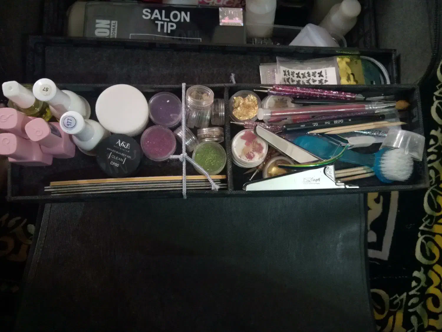 وسایل کلی کاشت ناخن|آرایشگاه و سالن‌های زیبایی|آمل, |دیوار