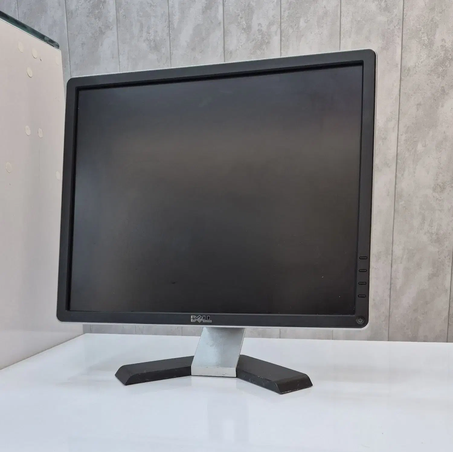 مانیتور ۱۹ اینچ hdmi دار برند DELL|قطعات و لوازم جانبی رایانه|خرم‌آباد, |دیوار