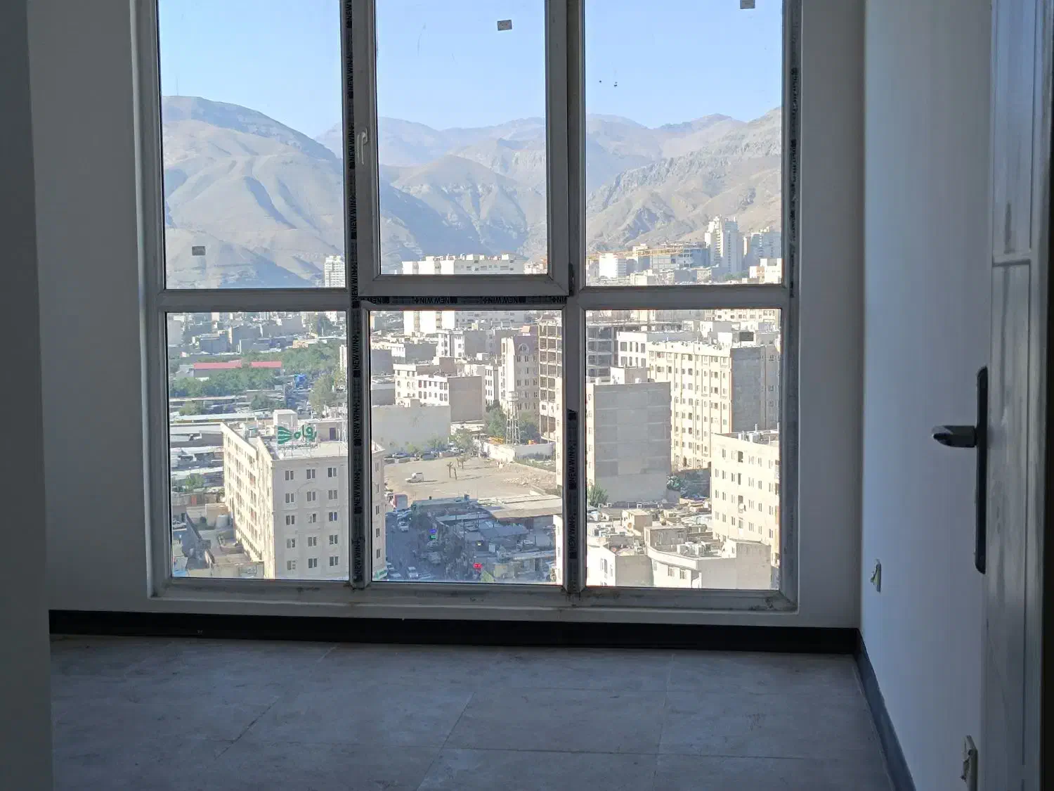 آپارتمان ۱۰۲ متر،ویو ابدی بدون مشرف،باشگاه،برج رزت