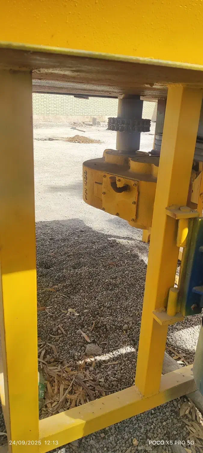 بلوکزن،همزن، بلوک|ماشینآلات صنعتی|قم, کوه سفید|دیوار