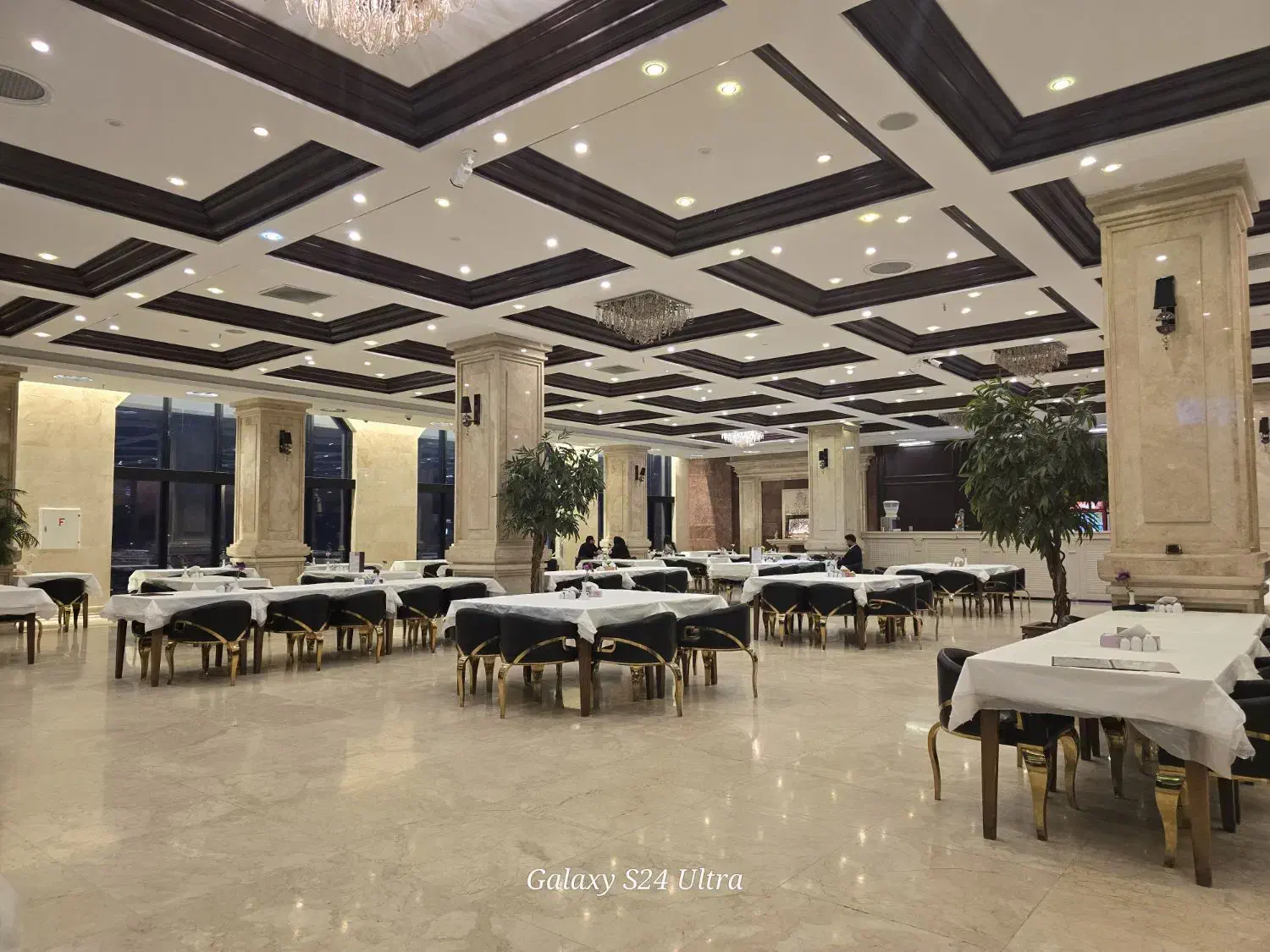 گارسن ویتر حقوق سی میلیون|استخدام خدمات فروشگاه و رستوران|تهران, هفت حوض|دیوار