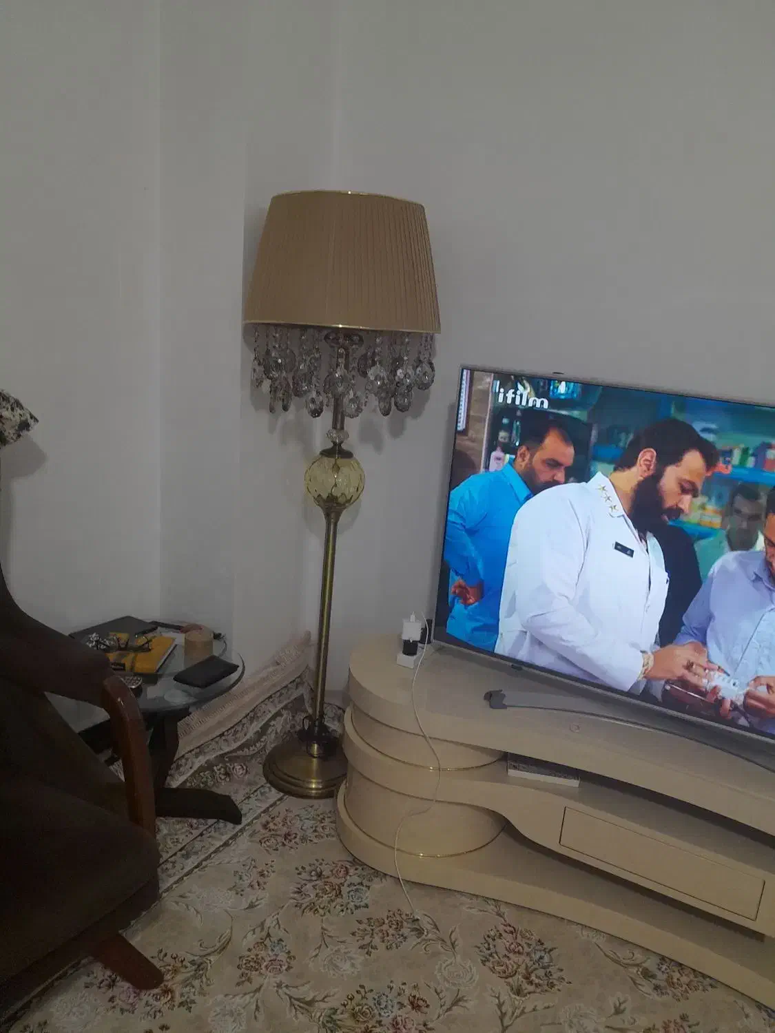 آباژور ایستاده و رومیزی|چراغ خواب و آباژور|رشت, یخسازی|دیوار