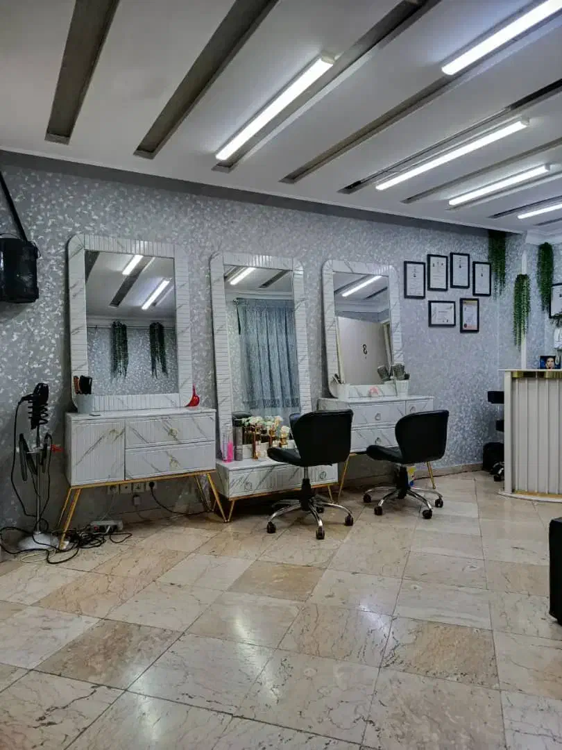 رهن کامل واحد اداری/ تابلو خور/ بر اصلی رودکی|اجارهٔ دفتر کار، اتاق اداری، مطب|تهران, سلسبیل شمالی|دیوار