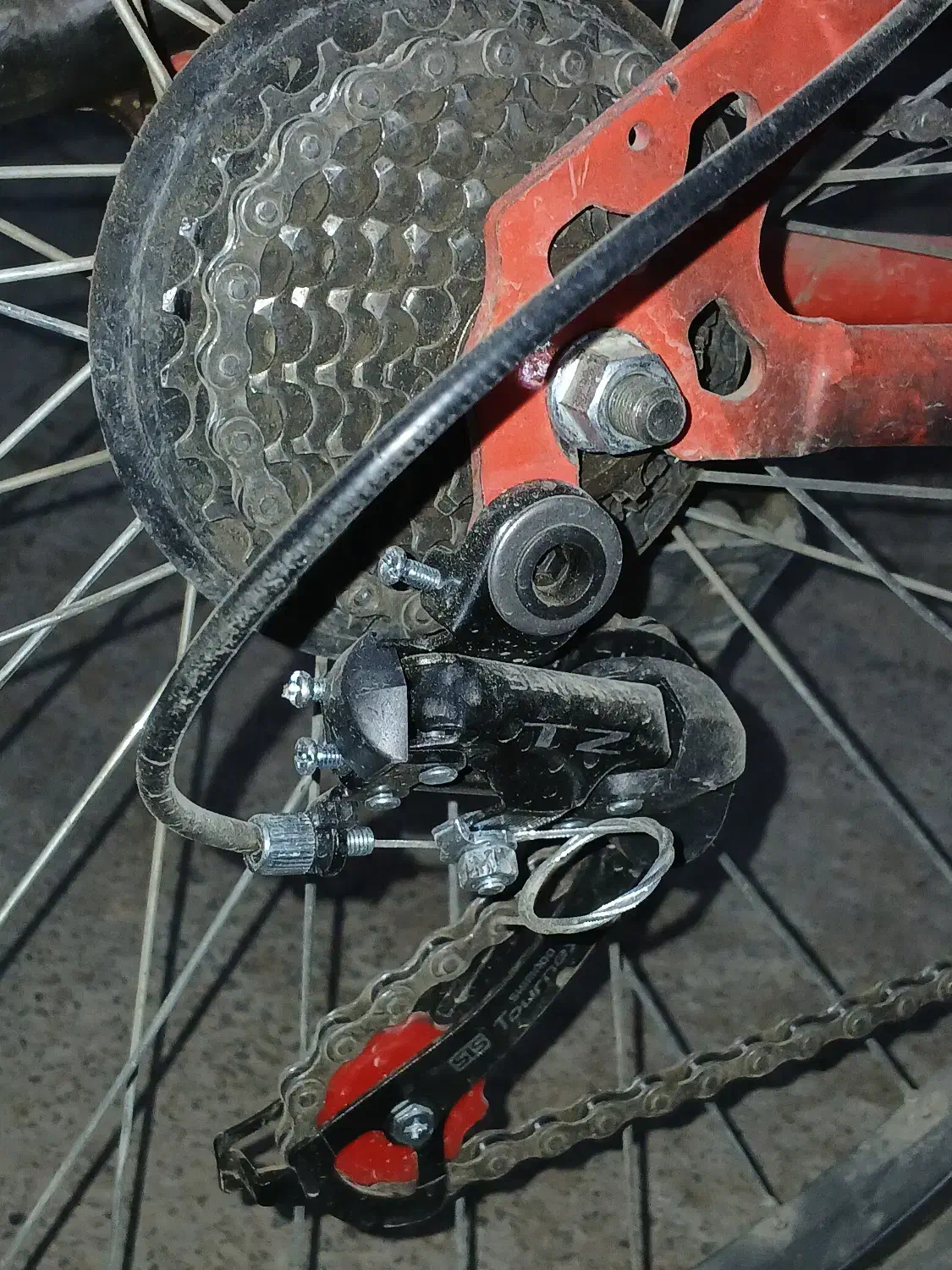 یکدوچرخهدرحدنو|دوچرخه، اسکیت، اسکوتر|شوط, |دیوار