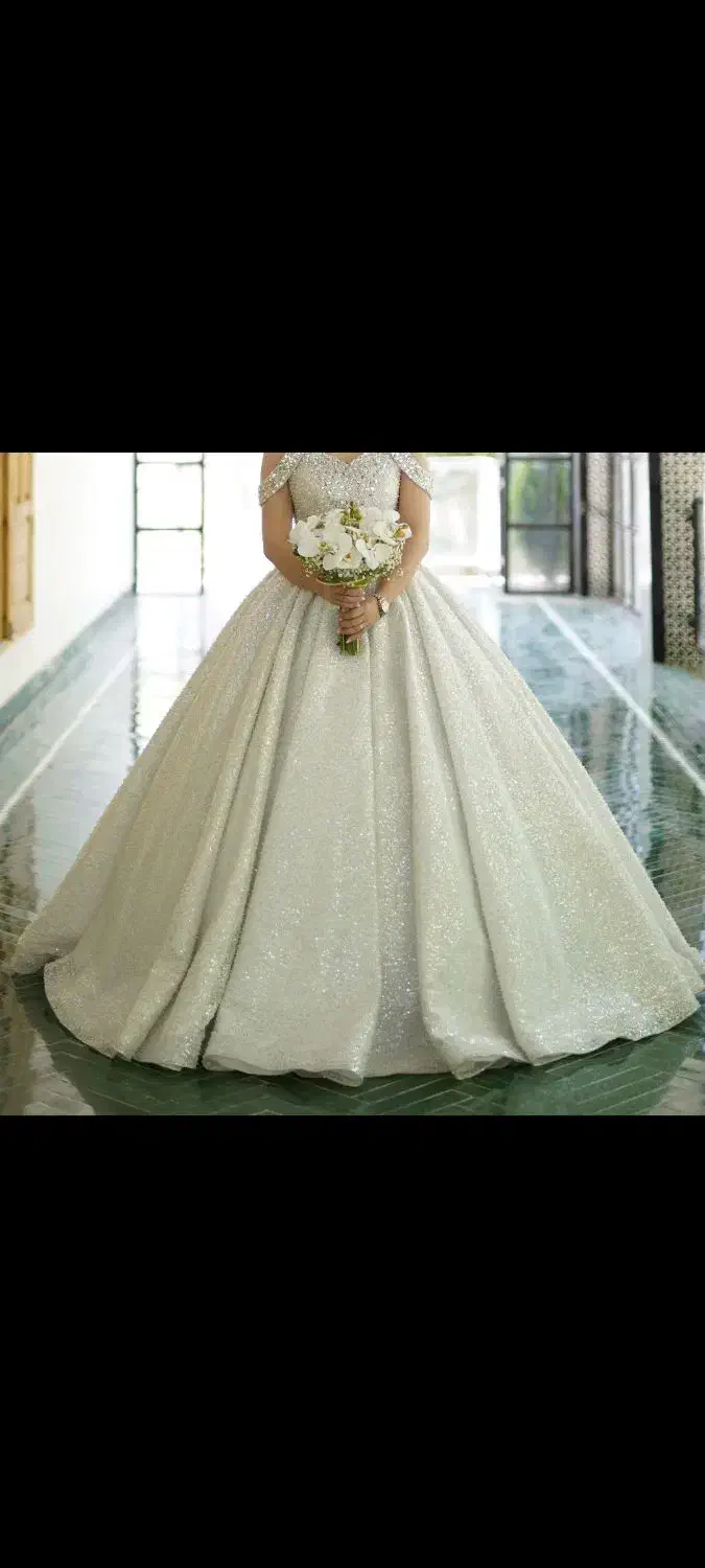 لباس عروس سنگدوزی|لباس|شیراز, دشت چنار|دیوار