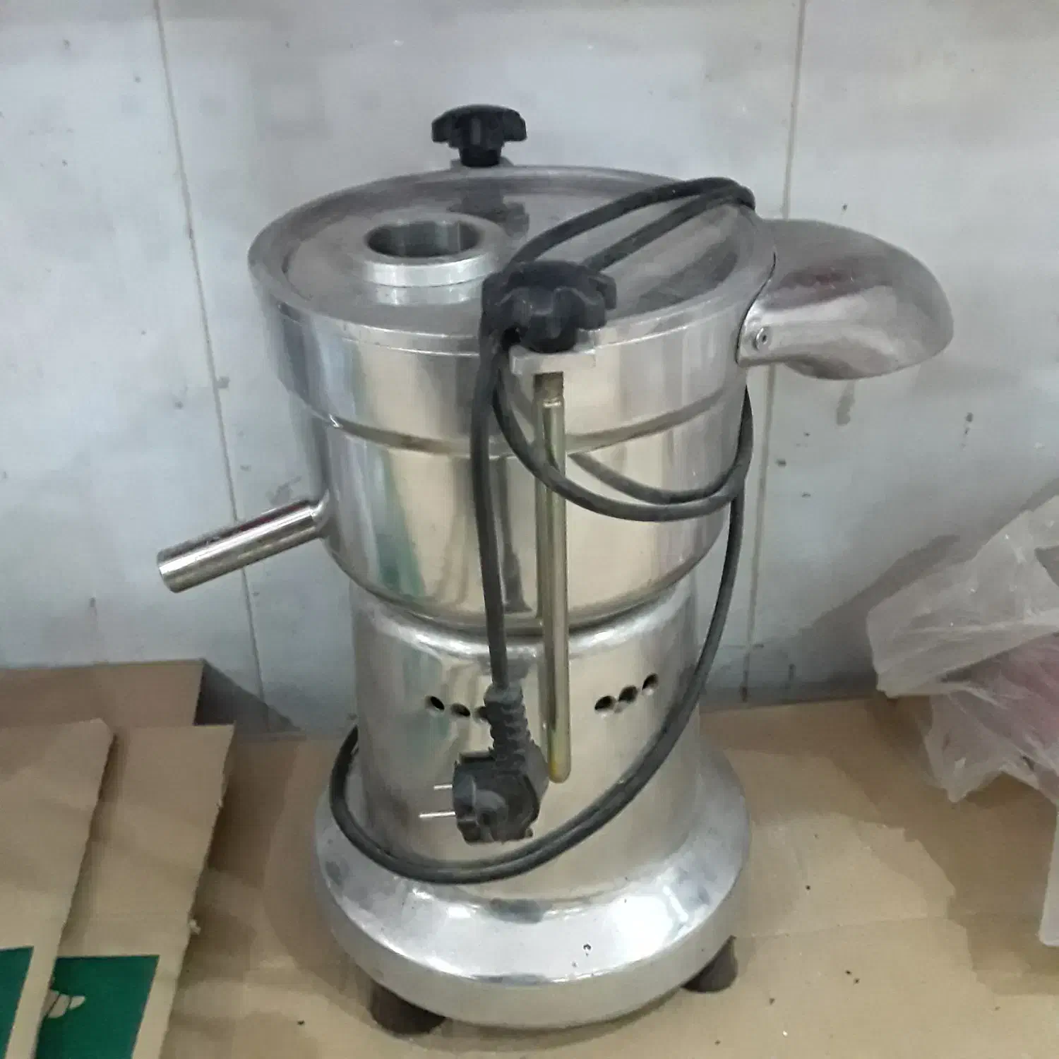 آب هویچ و آبمیوه گیری حلال|آبمیوهگیر و آبمرکباتگیر|لالجین, |دیوار