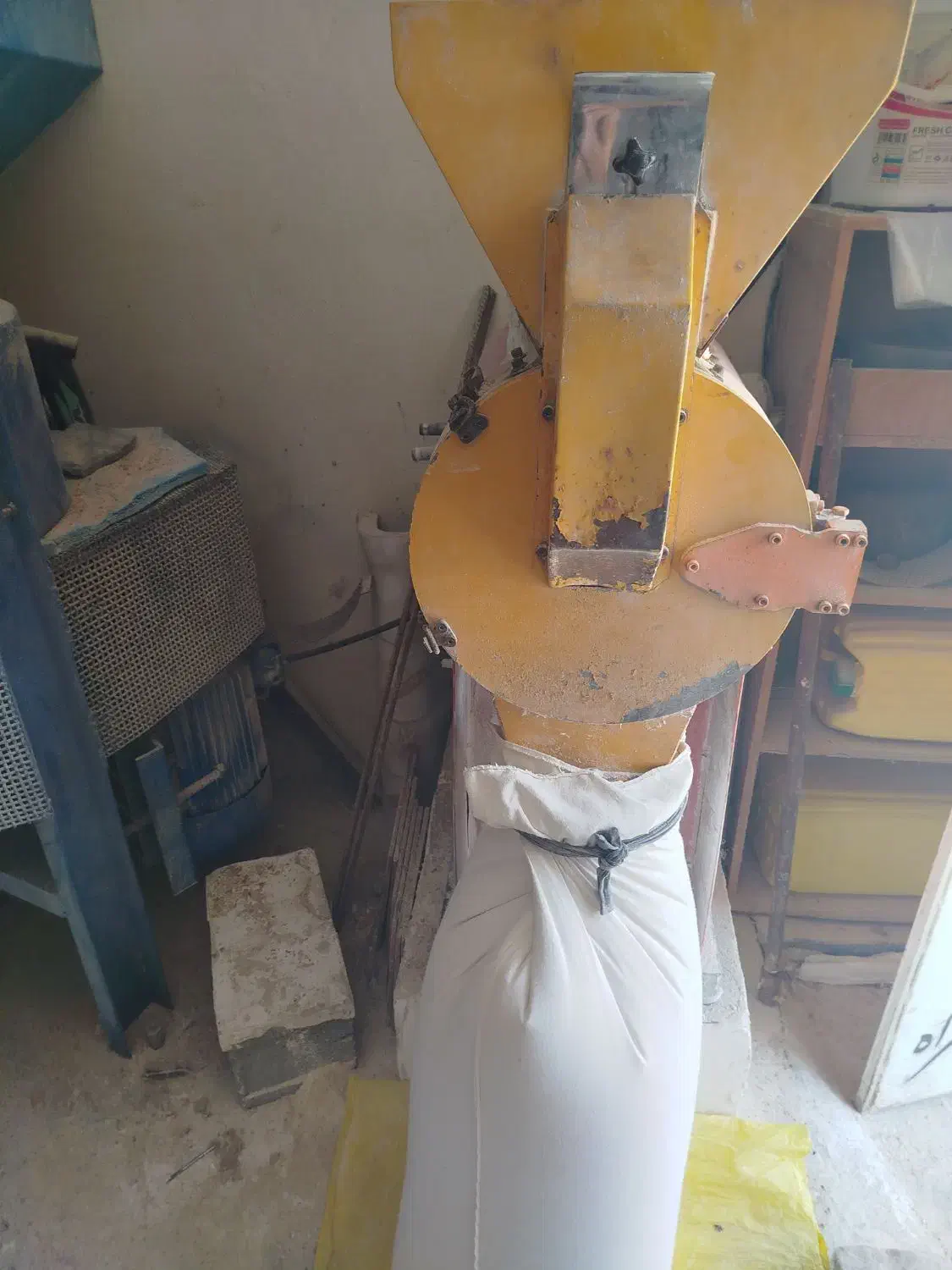 چند دستگاه آسیاب برقی|خردکن، آسیاب، غذاساز|خورموج, |دیوار