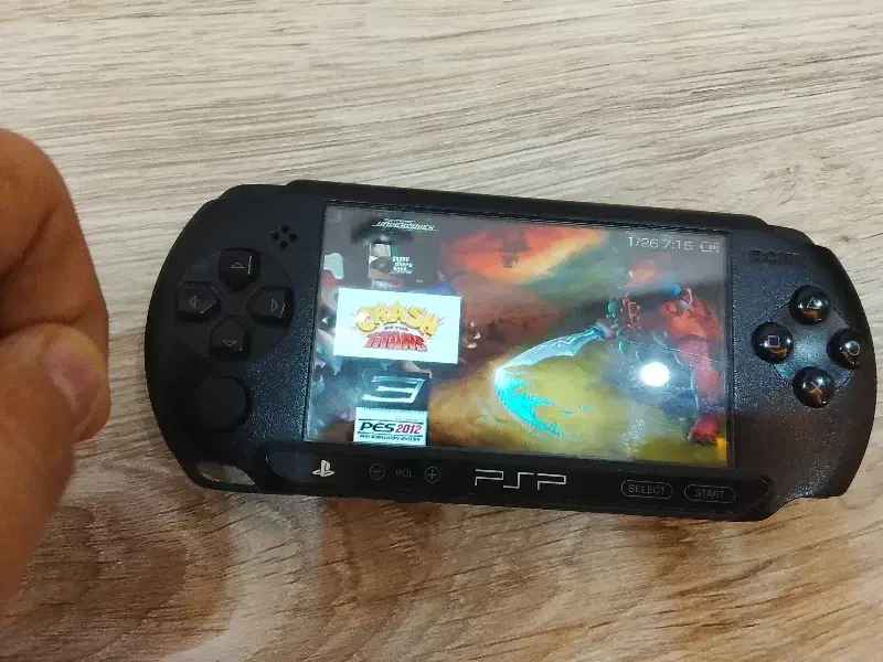 پی اس پی سالم و تمیز|کنسول، بازی ویدئویی و آنلاین|میانه, |دیوار