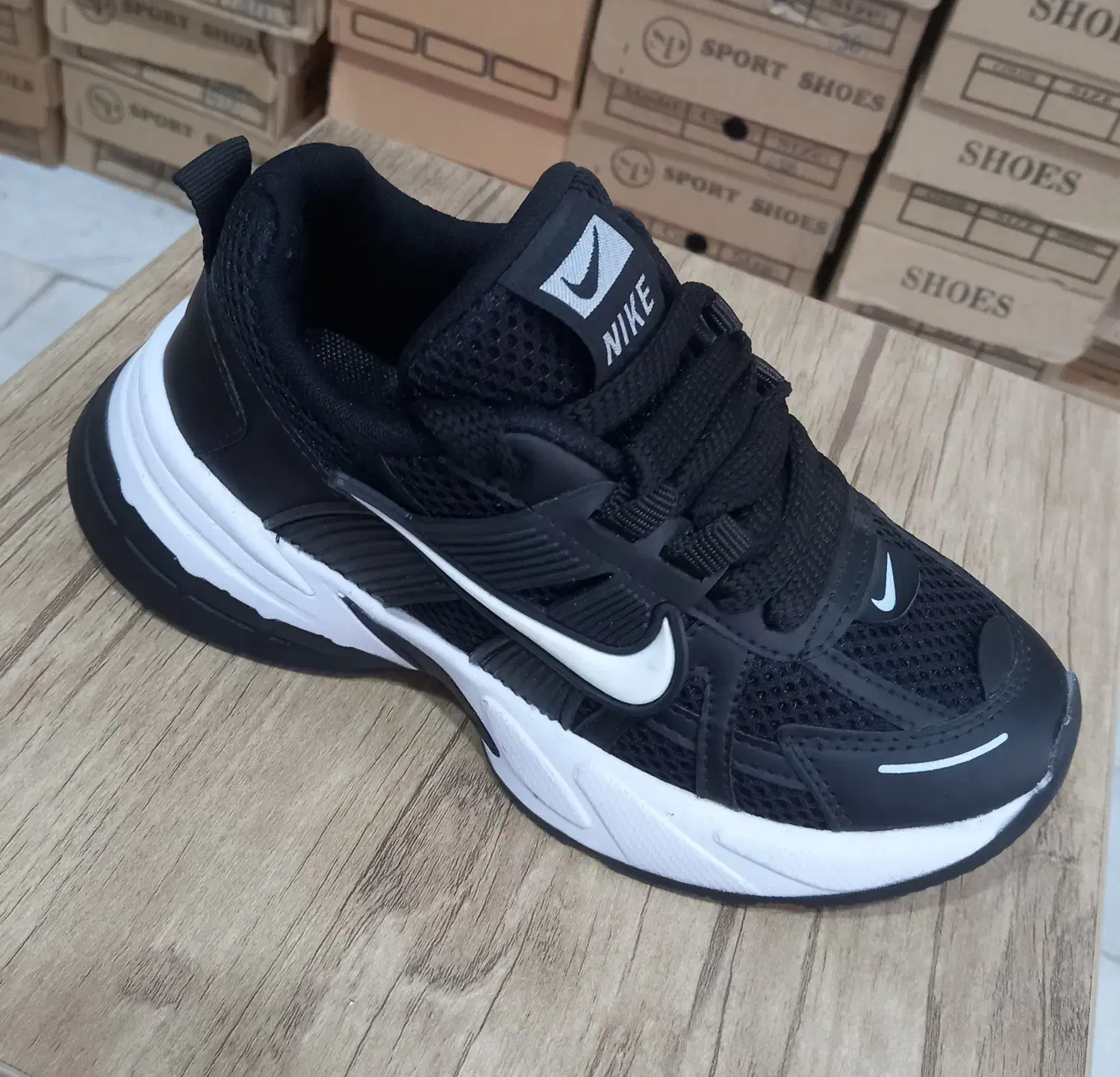 انواع کتونی مهک نبش گلبرگ۱۰|کیف، کفش، کمربند|دماوند, گیلاوند|دیوار