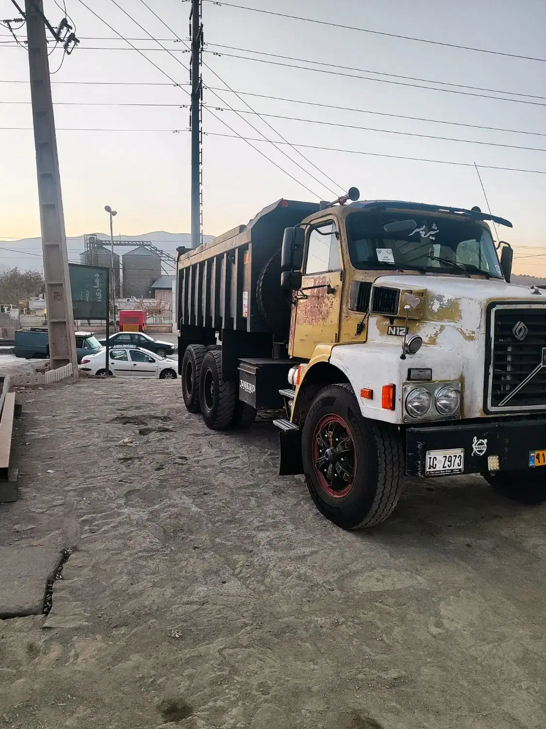 ولوو عروسک بیرنگ سوئدی|خودرو سنگین|سنندج, |دیوار