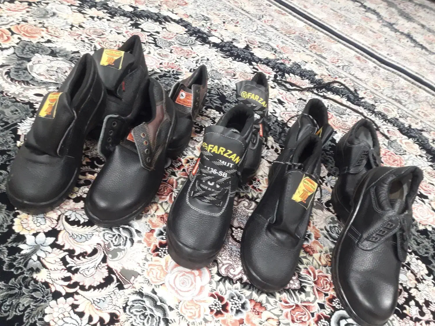 کفش کار ایمنی|کیف، کفش، کمربند|قم, نیروگاه|دیوار