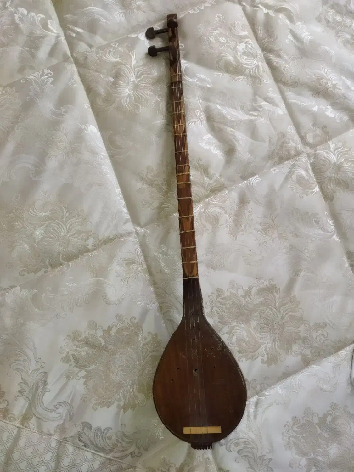 سه تار|سازهای سنتی|خرم‌آباد, |دیوار