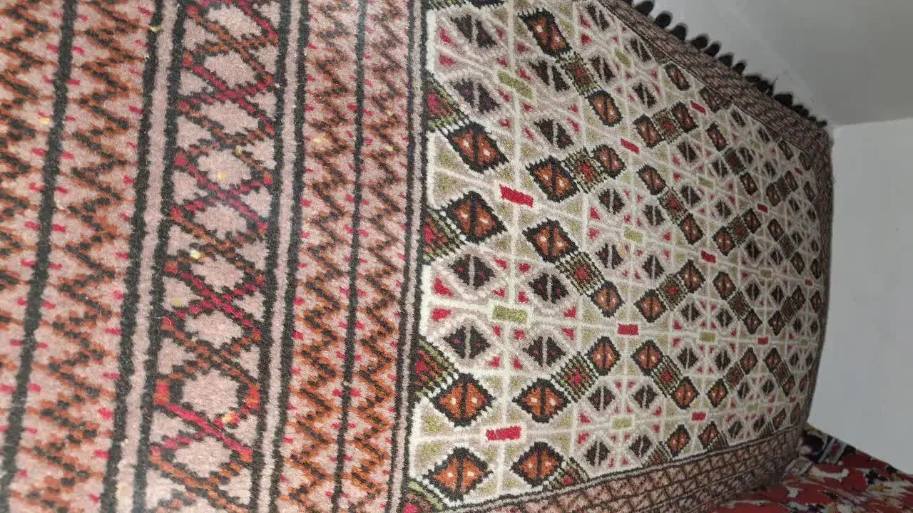 پشتی یک جفت|پشتی|اصفهان, ملک‌شهر|دیوار