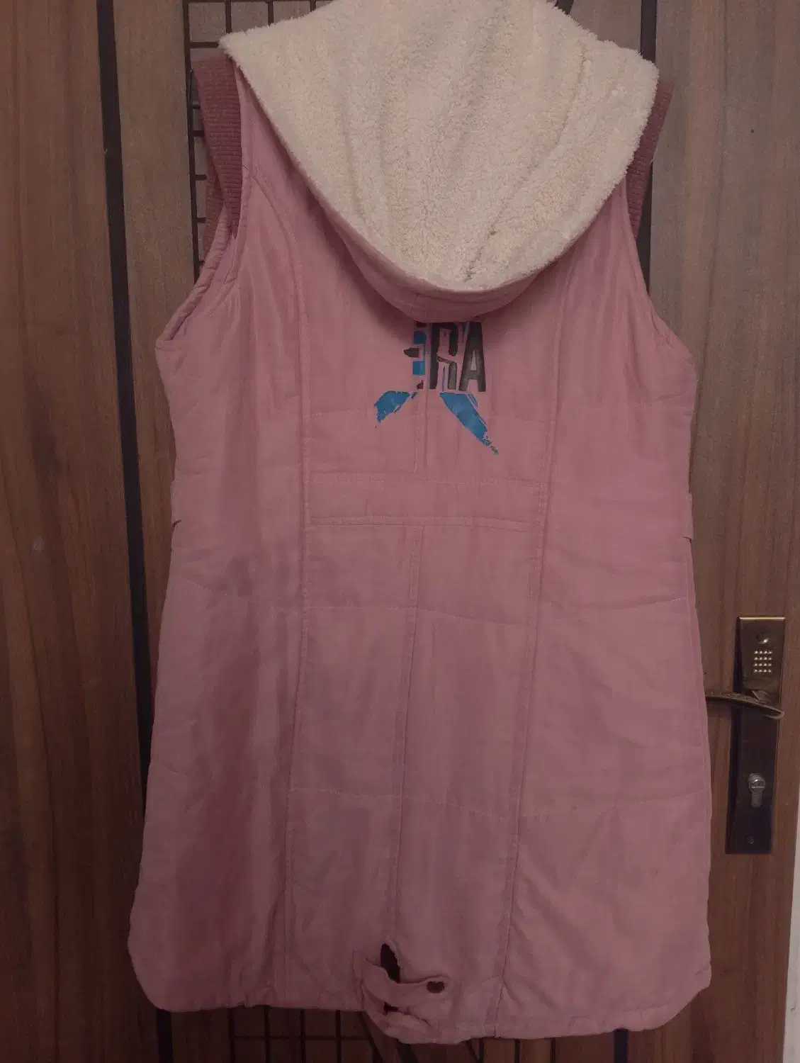 پافر زمستونی|لباس|قم, ولیعصر|دیوار