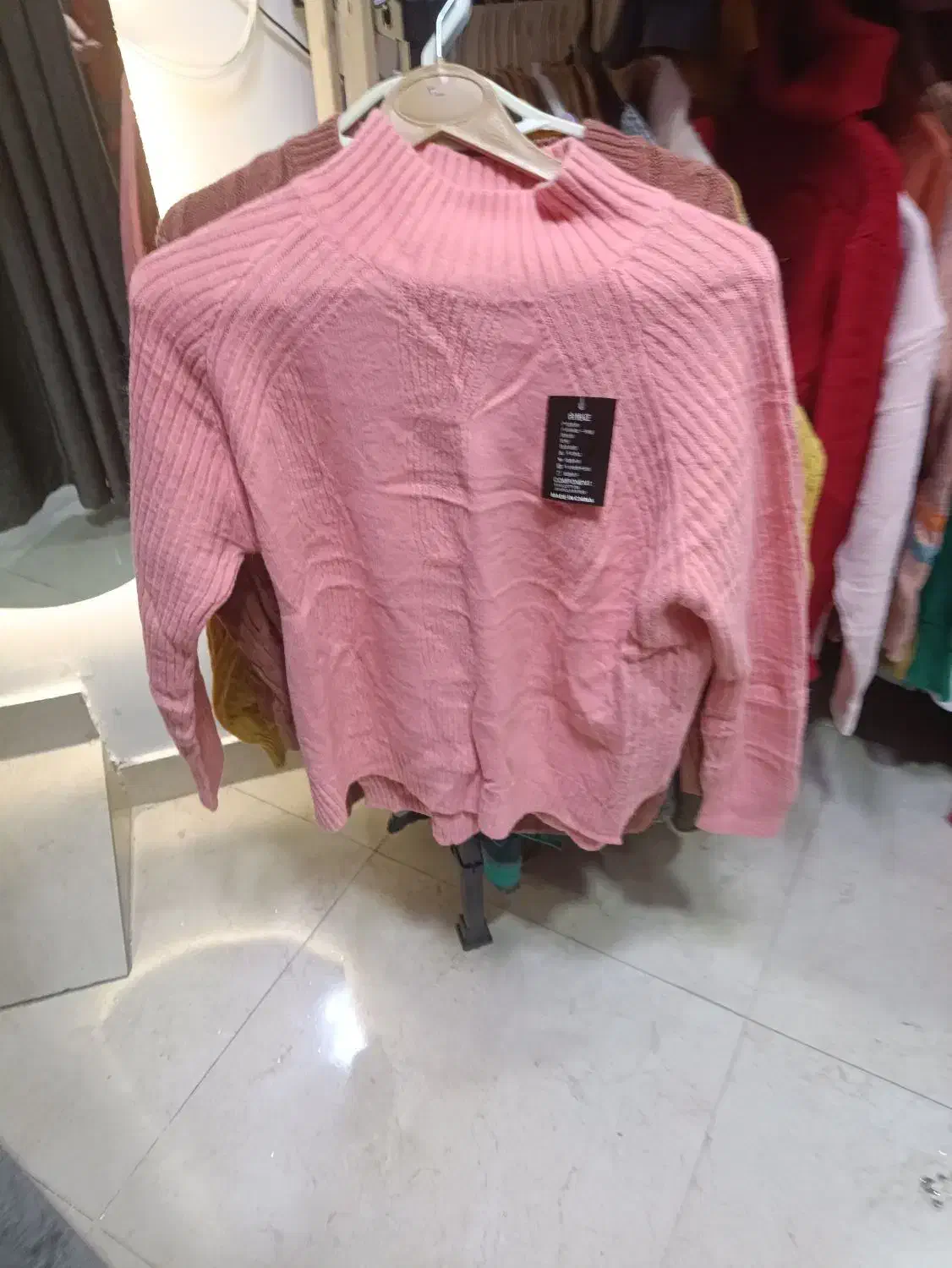 بافت با کیفیت و گرم بالا|لباس|اسلام‌‌آباد غرب, |دیوار