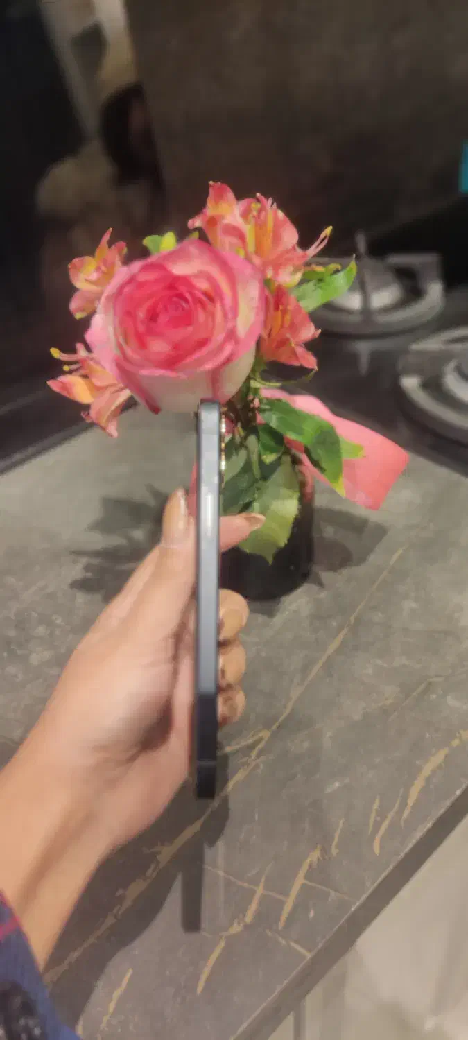 آیفون 12 نرمال با آدابتور ، کابل و گارد اشانتیون|موبایل|مشهد, کوثر|دیوار