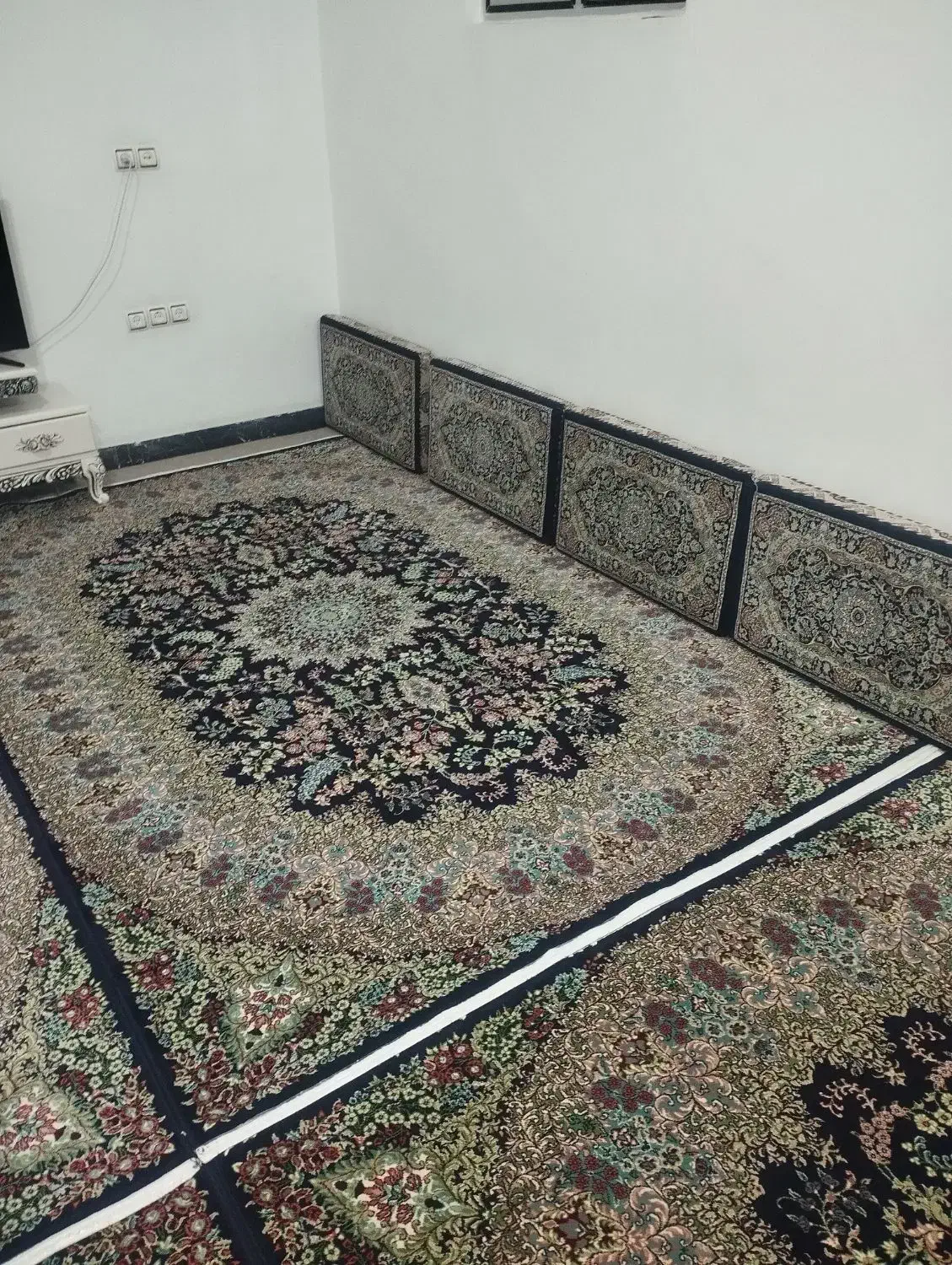 قالی 500شانه شش میتر 4عدد همراه با 6پشتی|فرش|مریوان, |دیوار