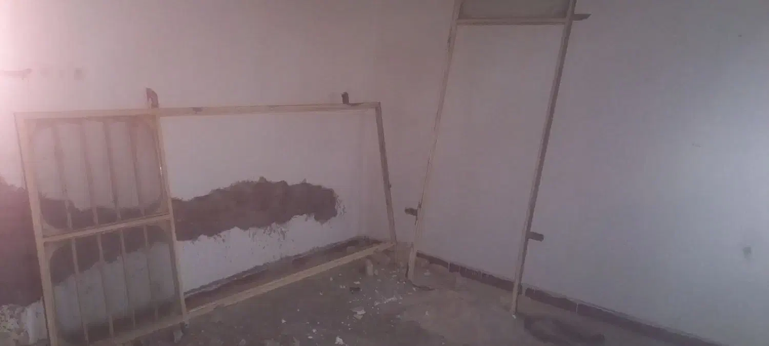 دو عدد پنجره. یک عدرب. اهنی.|مصالح و تجهیزات ساختمان|ایذه, |دیوار