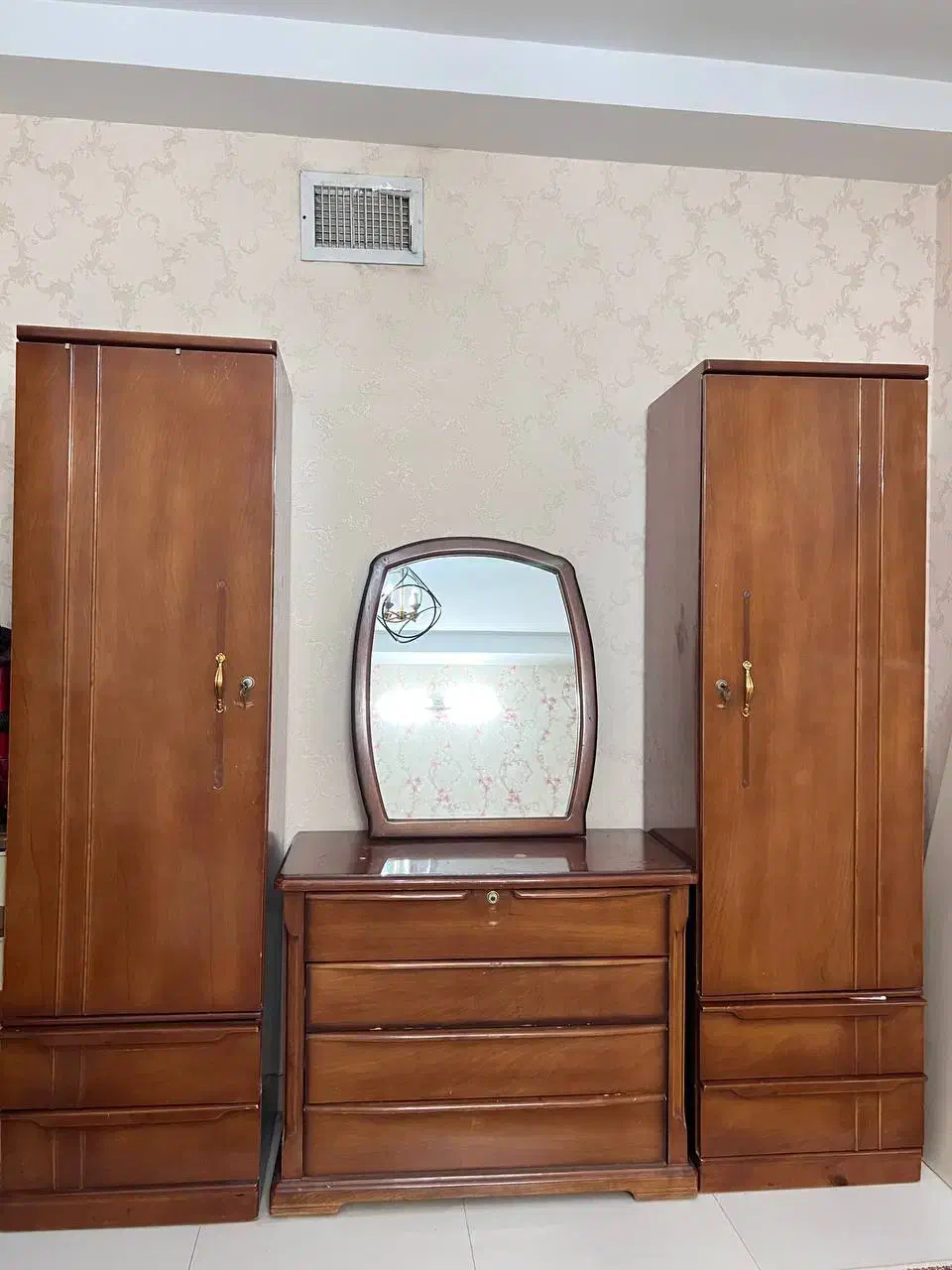 کمدودراور|جاکفشی، کمد، دراور|پاکدشت, پاکدشت (مامازند)|دیوار