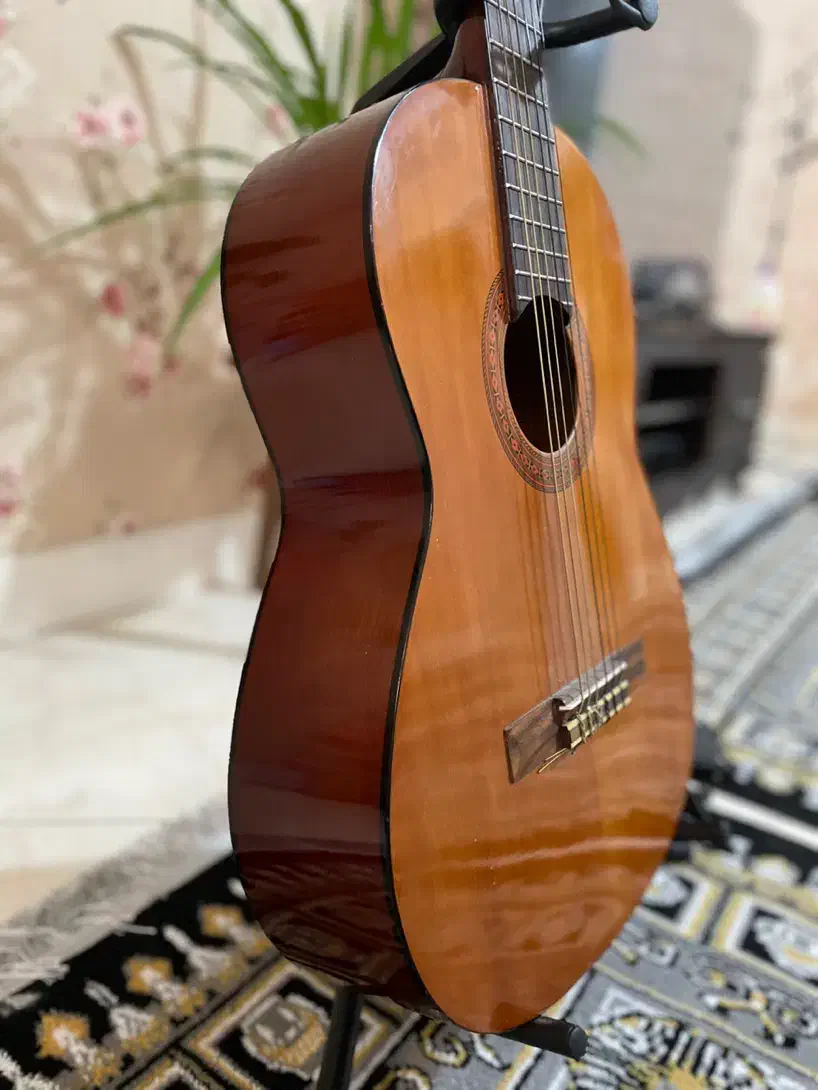 یاماها c 40 اصل اندونزی درحد نو فقط با تمام وسایل|گیتار، بیس، امپلیفایر|تهران, تهرانپارس شرقی|دیوار