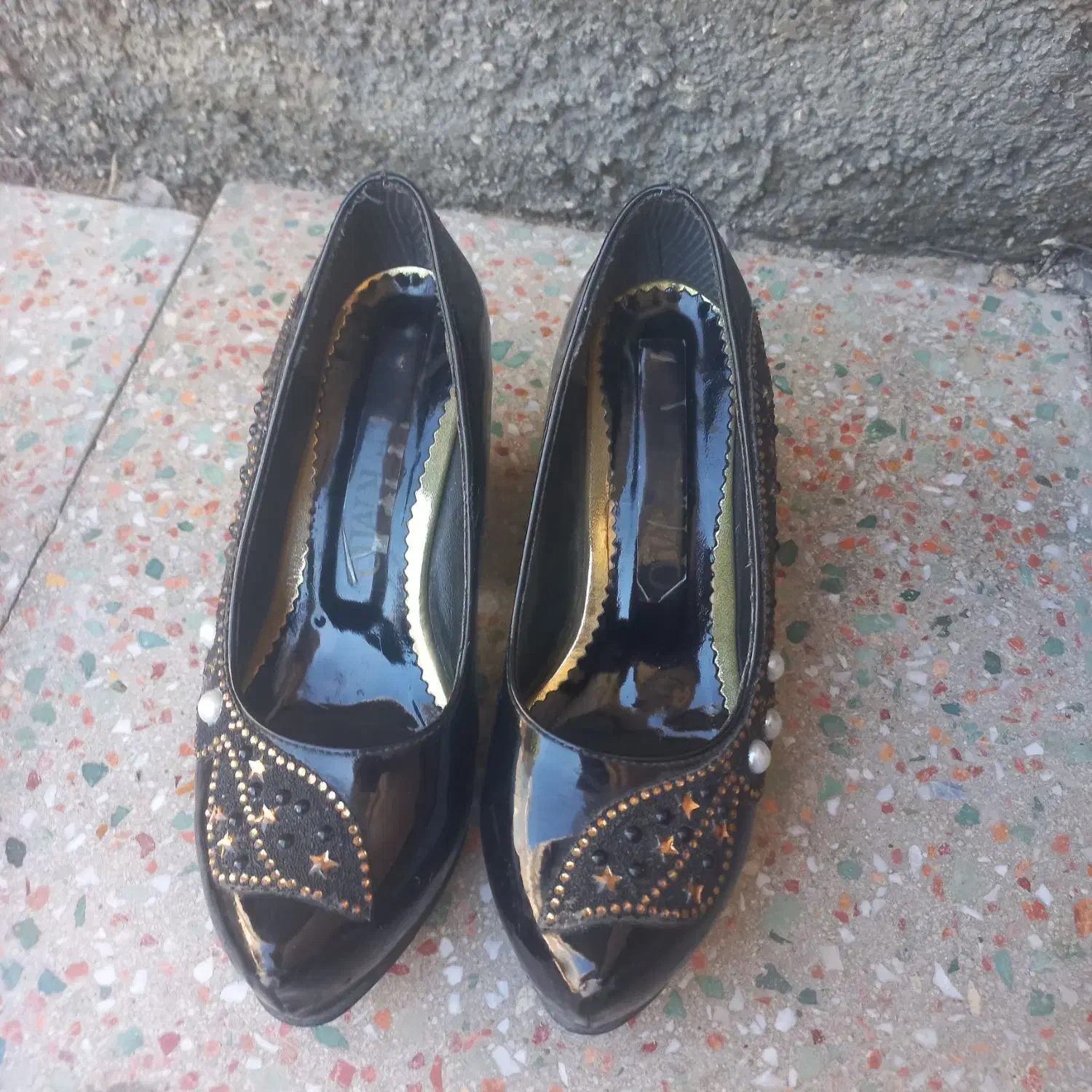 کفش|کیف، کفش، کمربند|ایلام, |دیوار