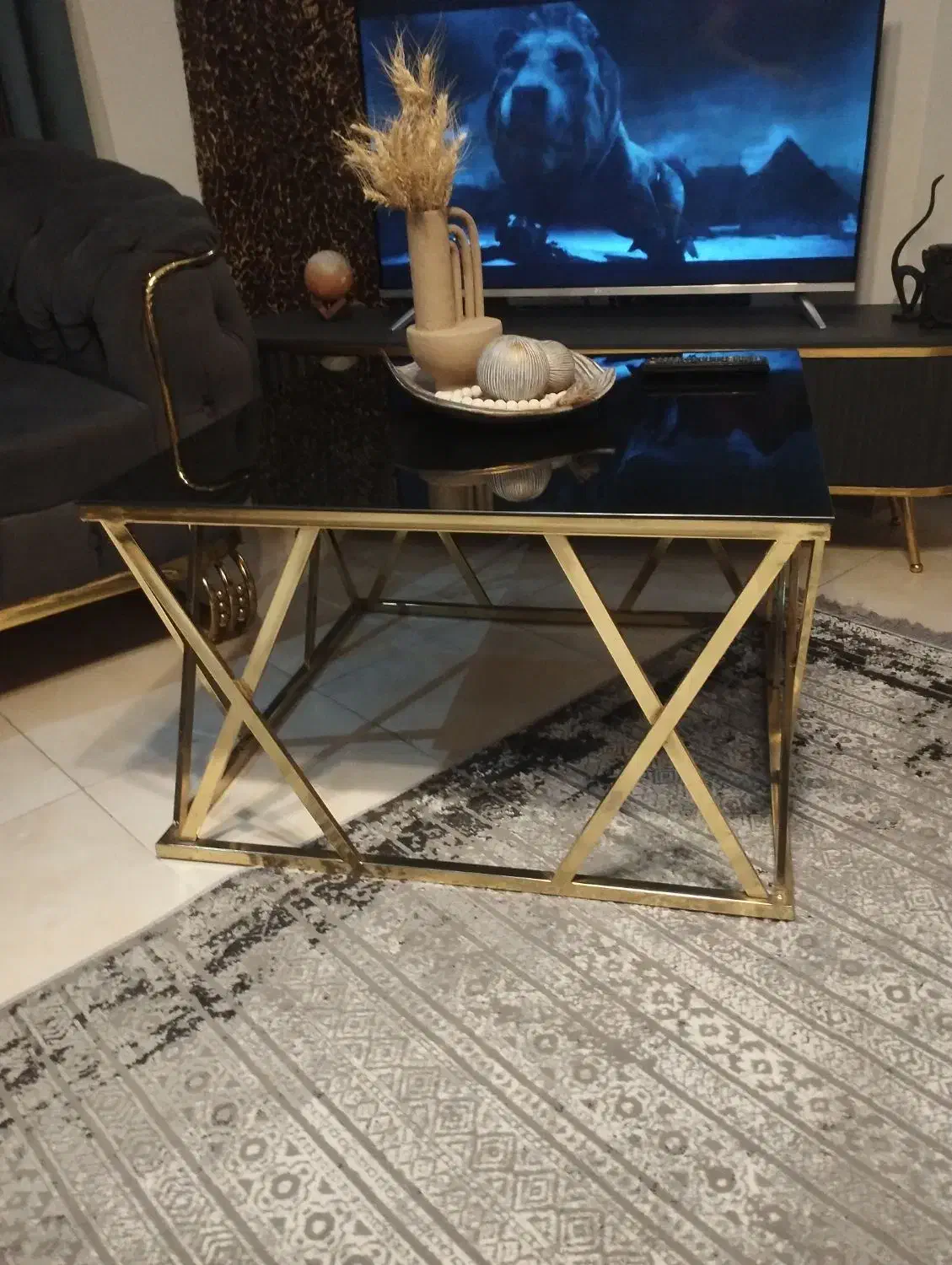 مبل راحتی 7نفره  و میز بزرگ  و دو عدد عسلی|مبلمان خانگی و میز عسلی|اصفهان, باغ فدک|دیوار