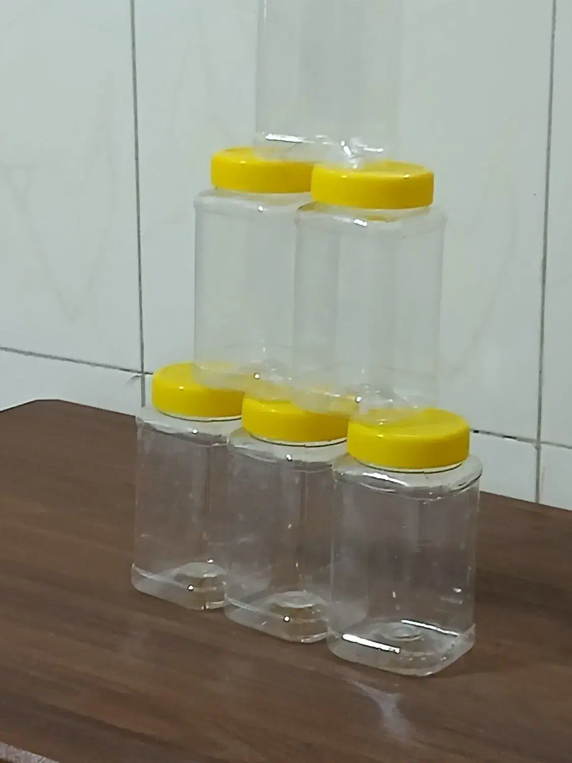 بطری عسل وترشی یک گیلوی|ظروف نگهدارنده، پلاستیکی، یکبارمصرف|نظرآباد, رسالت|دیوار