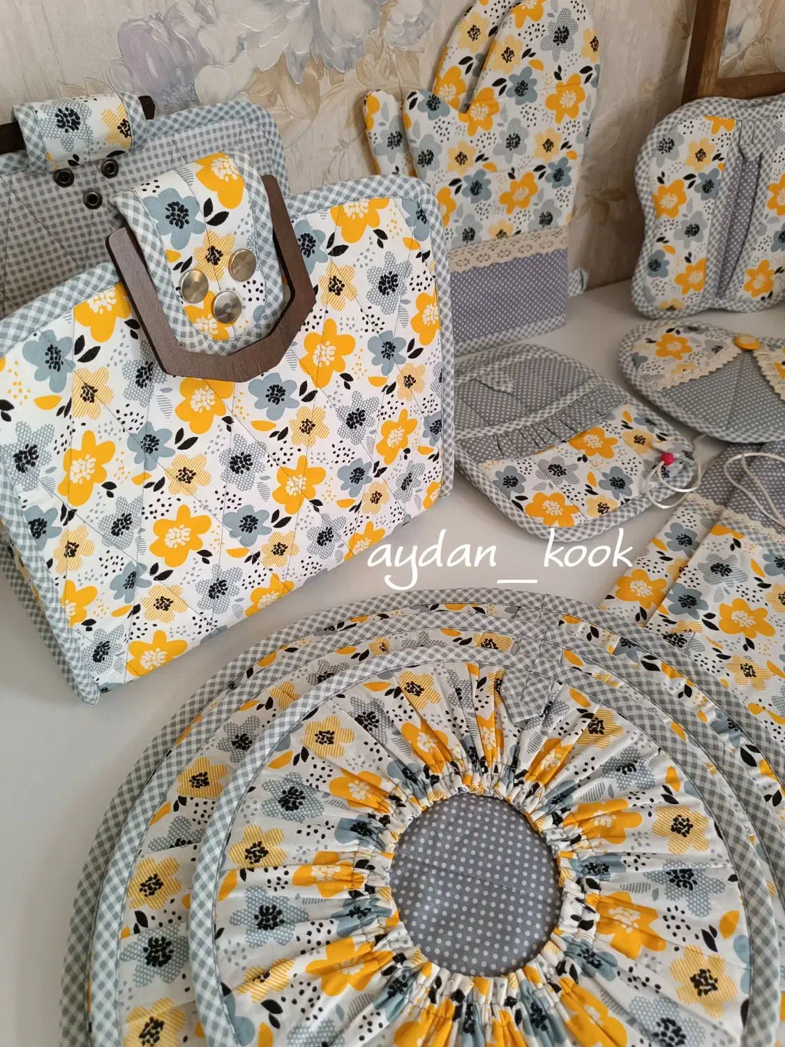 دوخت سرویس آشپزخانه به صورت سرویس وتک|سفره، حوله، دستمال آشپزخانه|تهران, وردآورد|دیوار